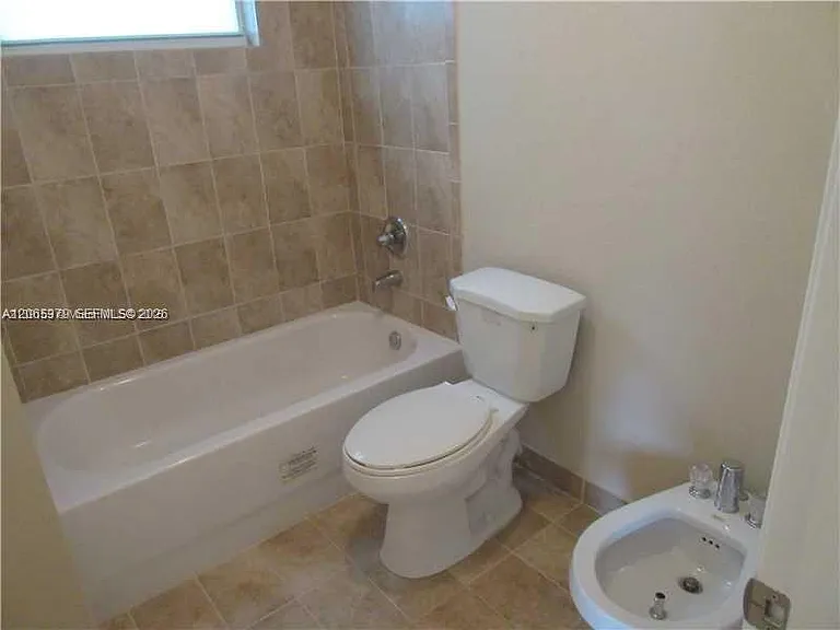 11 Antilla Ave #B — Photo 10