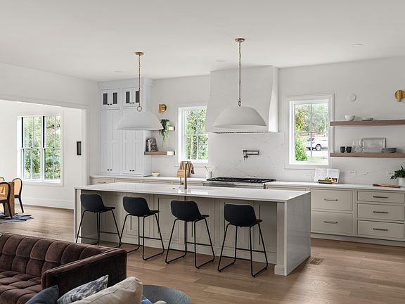 5th image of 706 Brook Hollow Rd