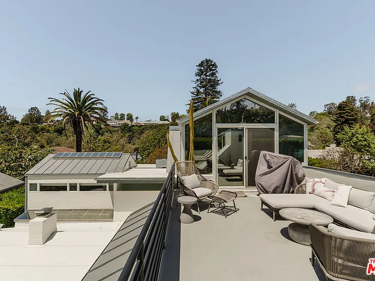 712 San Lorenzo St — Photo 50
