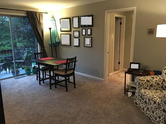 3rd image of 10524 Weymouth St APT 201