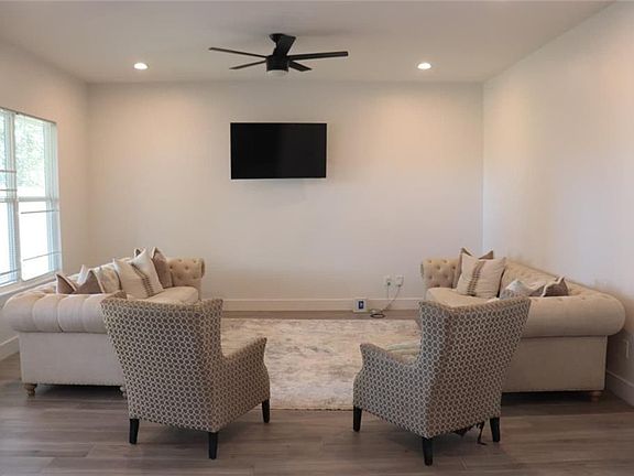 5th image of 1701 N Turnbull Dr