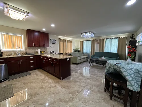 3223 Monsarrat Ave Photo 1