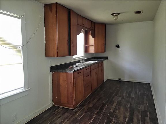 5th image of 4065 Lloyd Station Rd