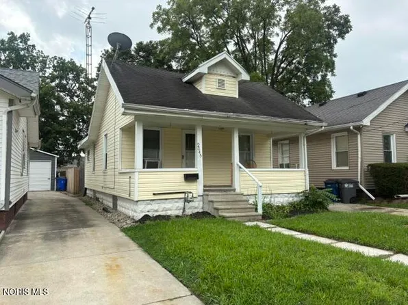 2045 Fairfax Rd, Toledo, OH 43613