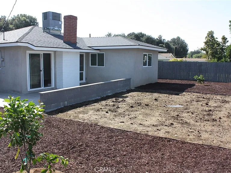 3035 Kathleen St — Photo 46