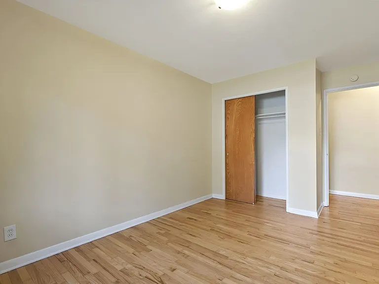 1240 Cedar Ave — Photo 9