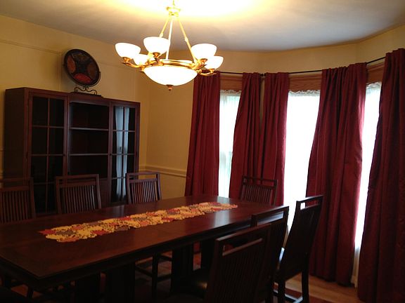 3rd image of 136 Stolp Ave