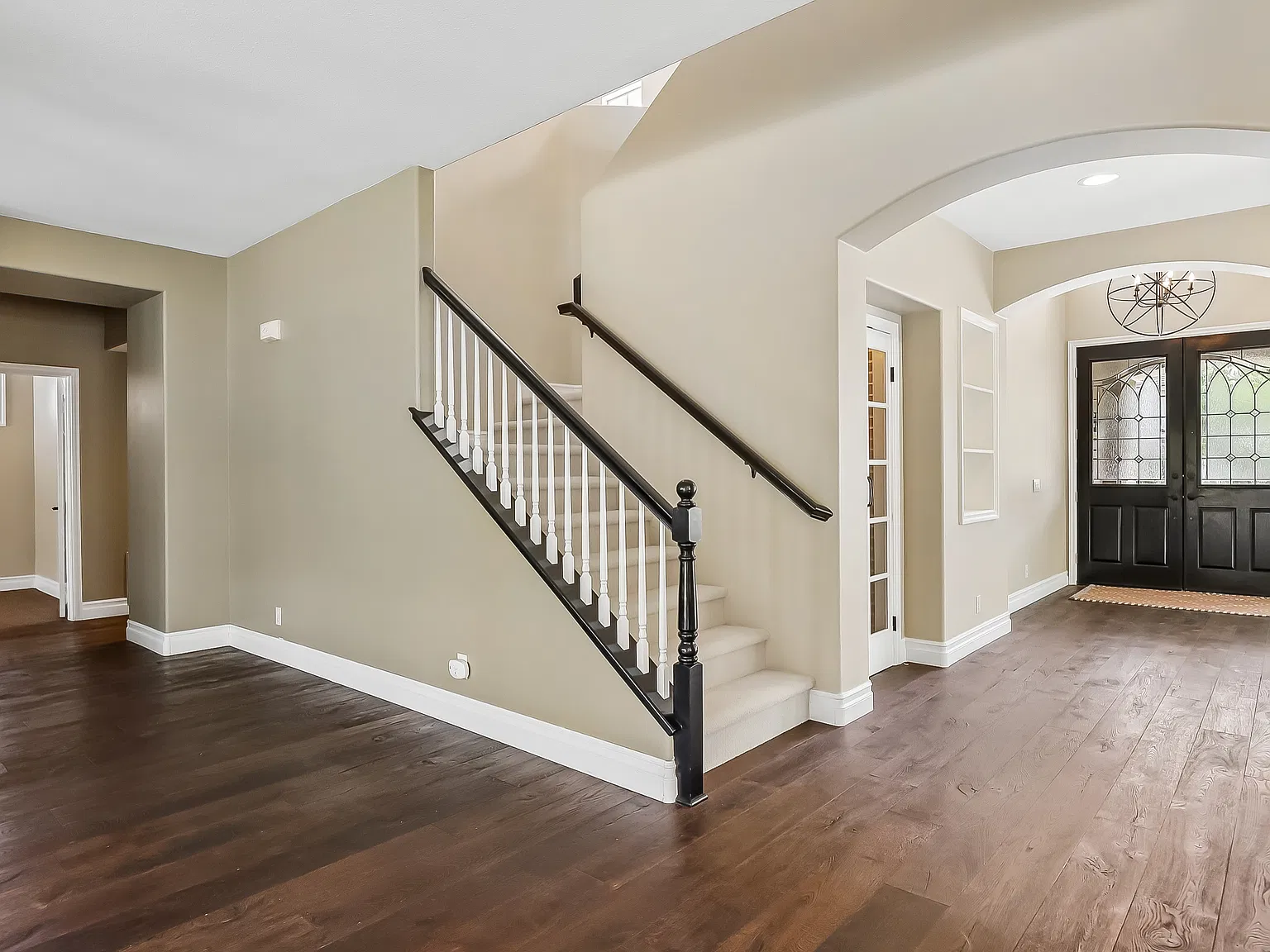 5 bed, 3275 sqft, $7,250 — Photo 4