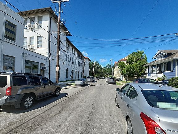 5th image of 130-32 S Olympia St