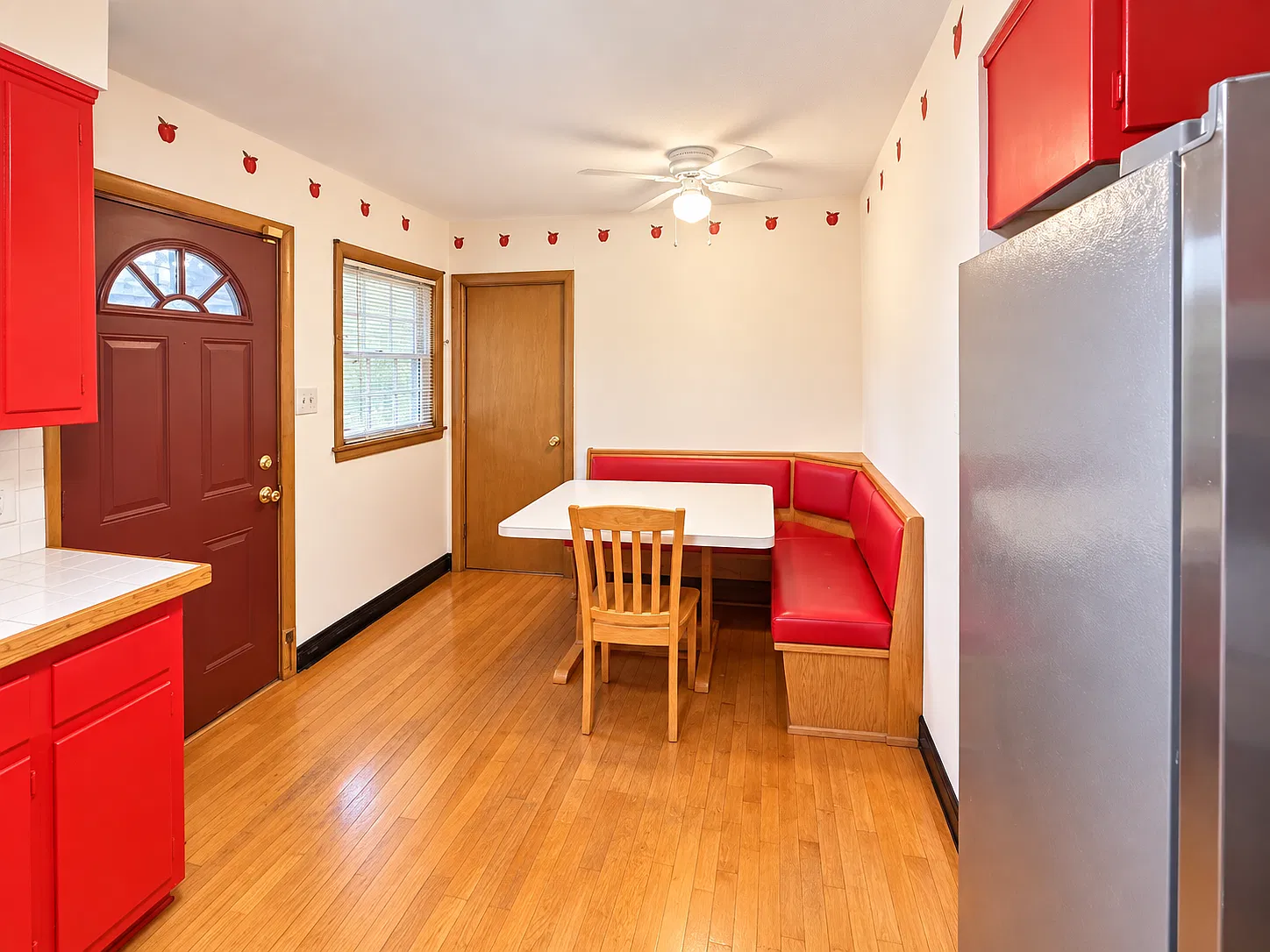 3 bed, 1461 sqft, $2,900 — Photo 2