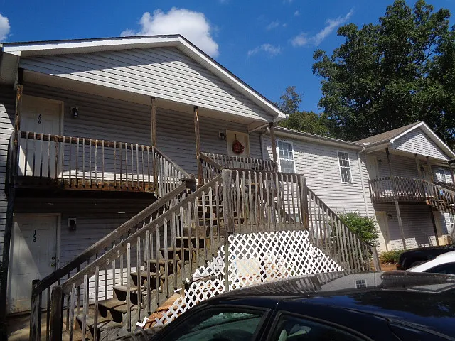 2 bed, $950 — Photo 1