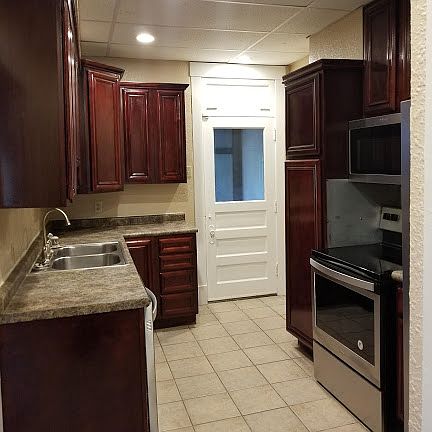 Kitchen entrance view
