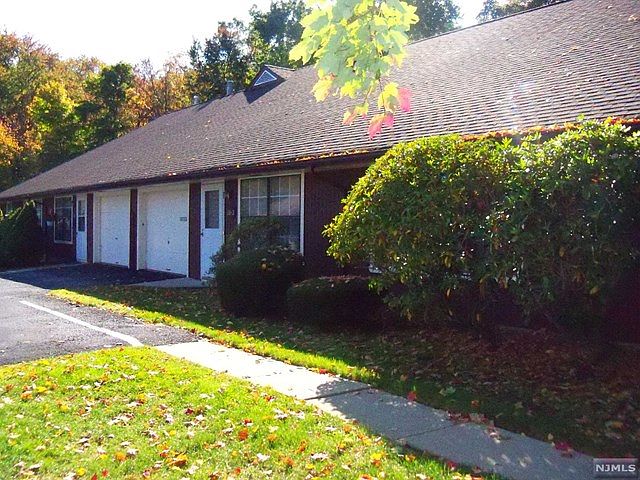 1st image of 10-2 Tamaron Dr