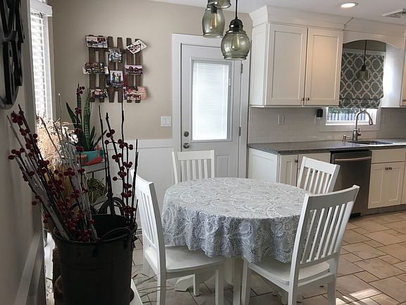 Kitchen Table area