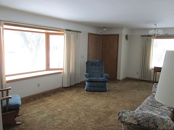 4th image of 621 North St