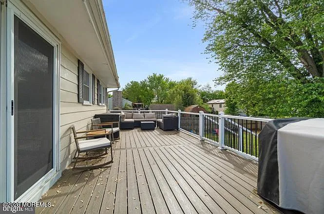 3 bed, 1200 sqft, $2,500 — Photo 3