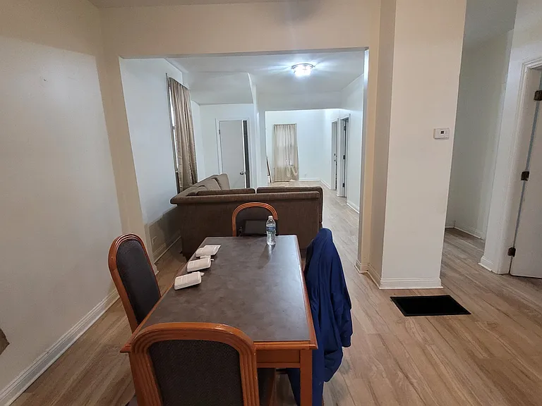 827 E 90th Pl #1 — Photo 11