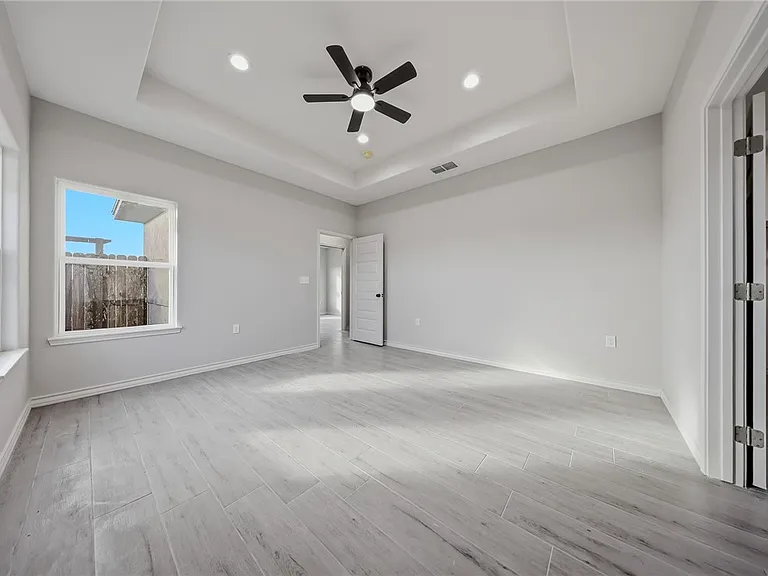 710 Mereet Dr — Photo 16