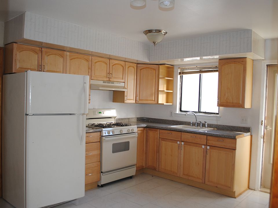 1st image of 477 Klondike Ave