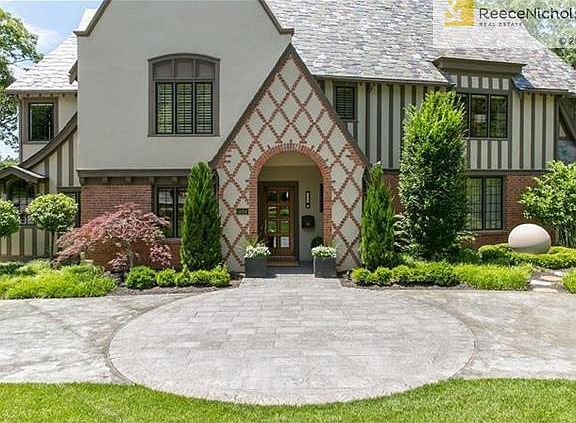 2nd image of 5034 Sunset Dr