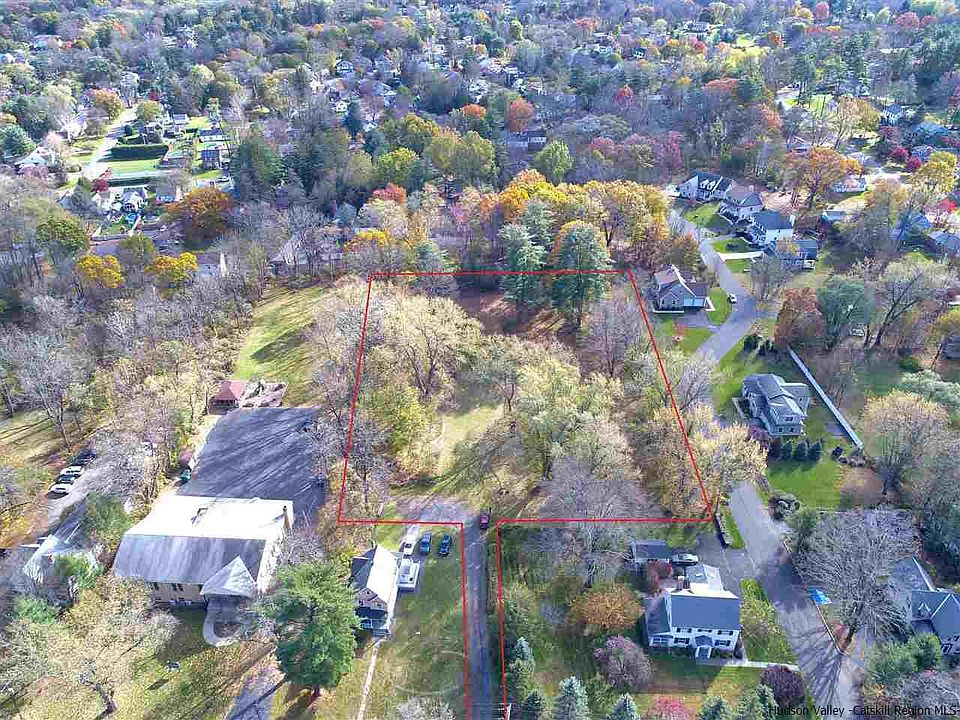 1st image of 264 Lucas Ave