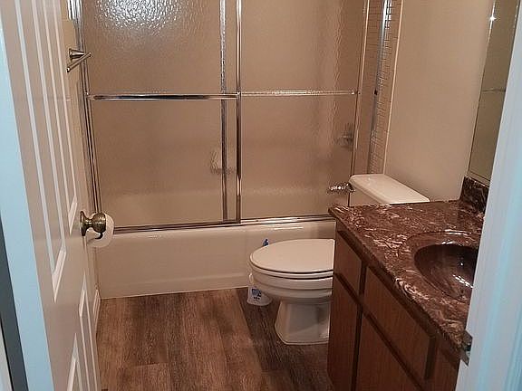 4th image of 1607 NE 37th Ave