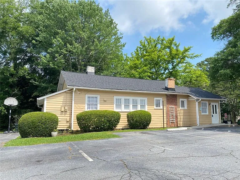 175 Park Dr NW — Photo 3