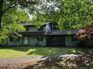 302 Whispering Hills Dr, East Stroudsburg, PA 18301