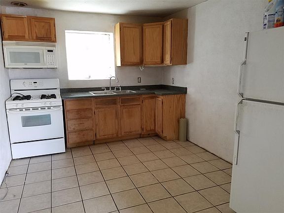 4th image of 904 W Hill St