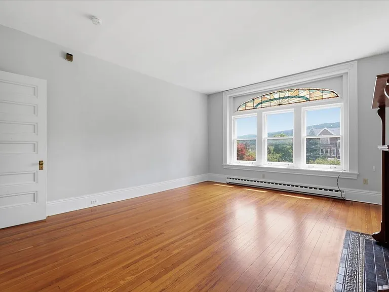 825 Delaware Ave — Photo 5