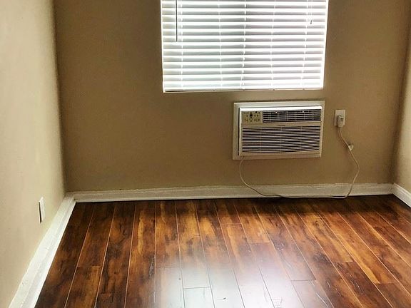 3rd image of 509 Hyde Park Pl APT 4