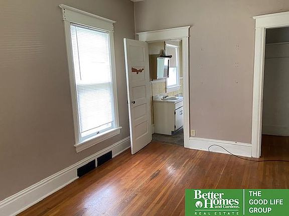 5th image of 3136 Holdrege St