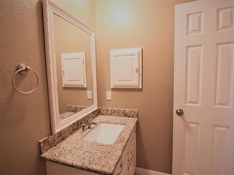 2618 Quarry Hill Rd — Photo 10