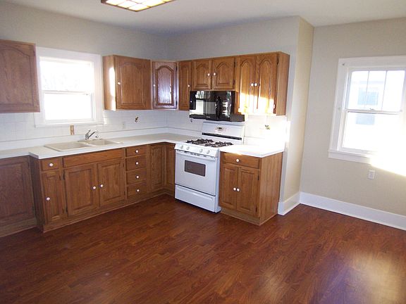 2nd image of 2515 Virginia St