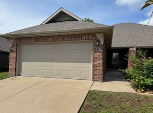 1446 W Sackett Street, Springfield, MO 65807
