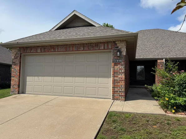 1446 W Sackett Street, Springfield, MO 65807