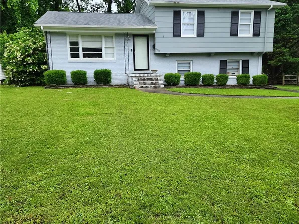 1615 Grovewood Dr, Charlotte, NC 28208