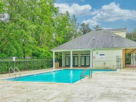 5th image of 2738 W Tharpe St APT 2102