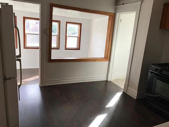 2nd image of 636 Charles Ave W #2