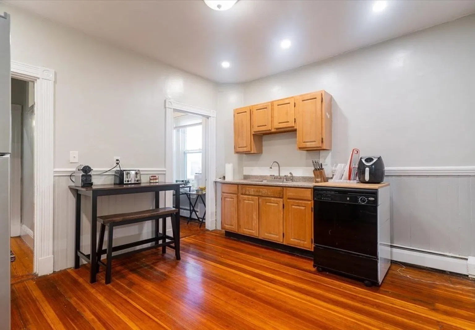 862 Huntington Avenue Apartments — Photo 3