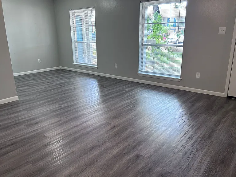 McIntyre Apartments — Photo 76