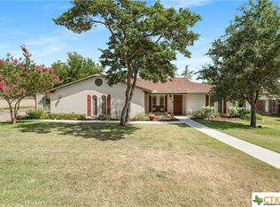 17 Oakmont Cir, Morgans Pt Resort, TX 76513