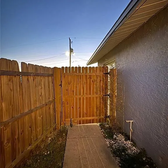18645 Holly Rd #1 — Photo 2