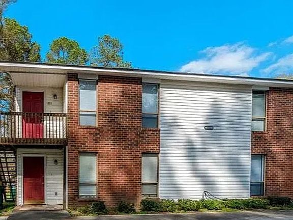 2nd image of 1546 Hamilton Dr #101