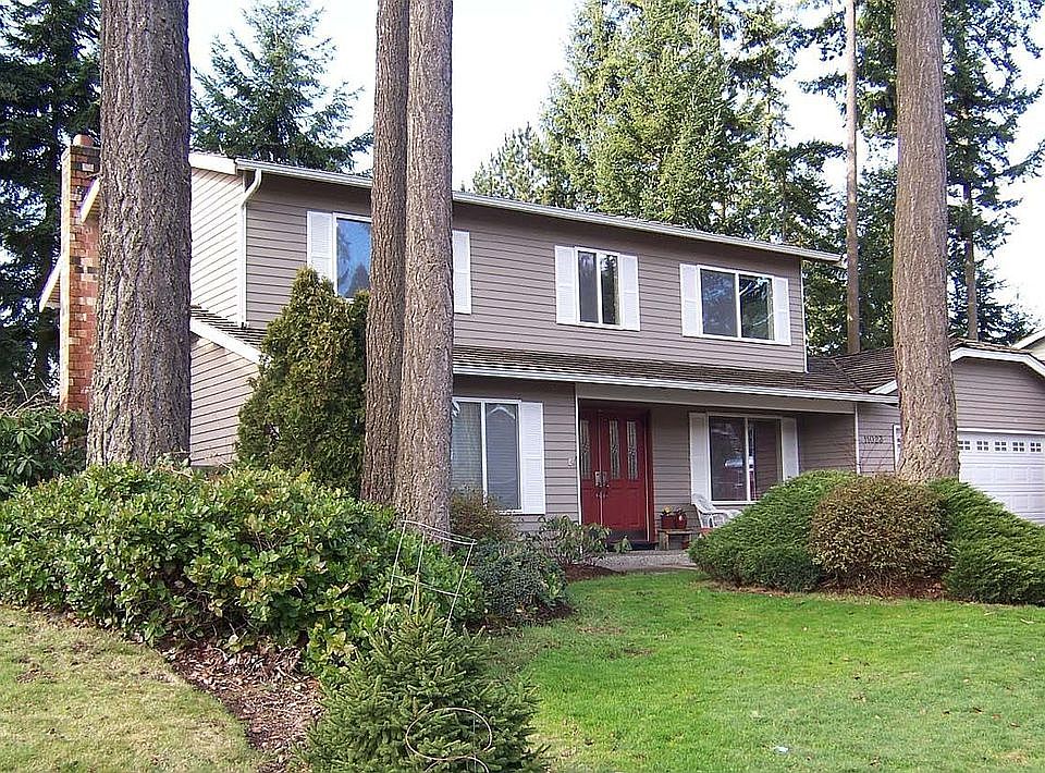 Traditional 4 bed 3 bath two story on quiet street