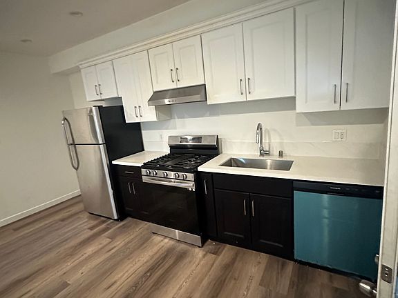 4th image of 2966 Clarendon Ave #1