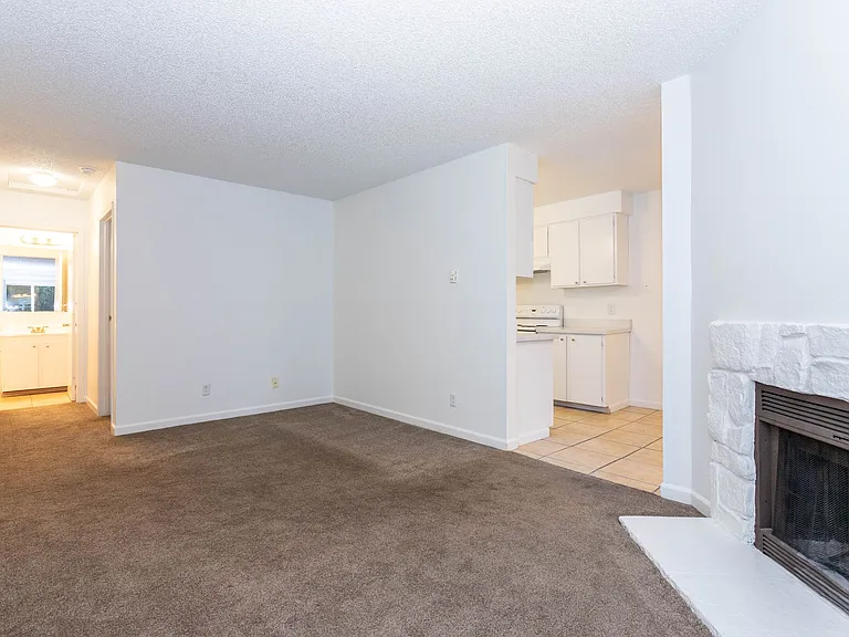 3721 S 152nd St — Photo 13