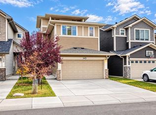 143 S Saddlestone Park NE, Calgary, AB T3J 0Z4