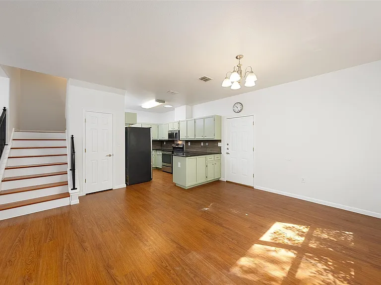 4505 Red River St #B — Photo 2