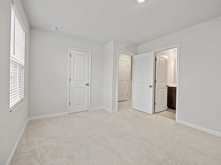 2427 Kasota Ln — Photo 22